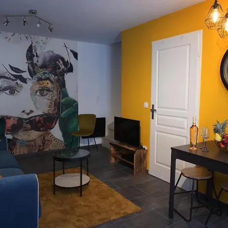 Duplex Charmant Idealement Situe Dole Exterior photo