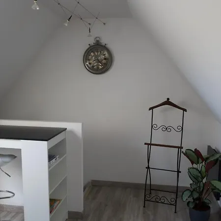 Duplex Charmant Idealement Situe Dole Exterior photo