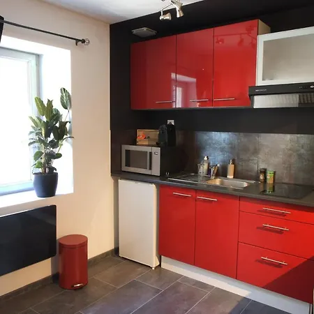 Duplex Charmant Idealement Situe Dole Exterior photo